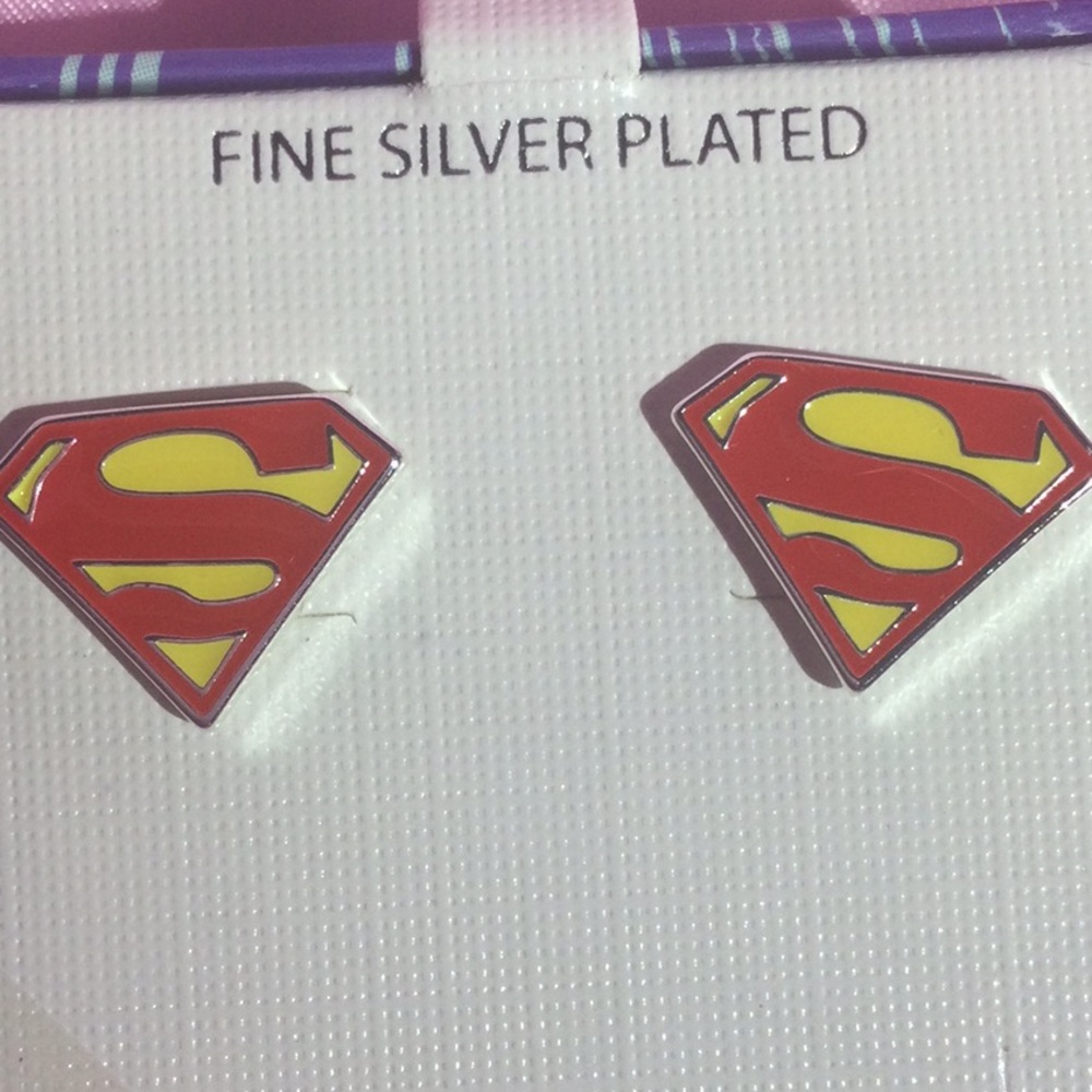 ⭐️ Super Girl Earrings Silver Platted, DC “ Girls Rule “Fine Jewerly Collection” - Picture 6 of 6